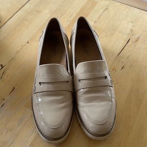 Vionic lugsole loafers